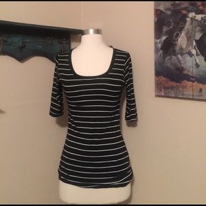 Black and White 3/4 Sleeve Top