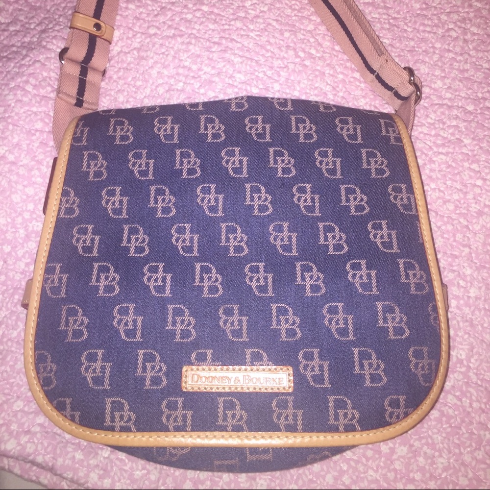 Dooney & Bourke cross body bag