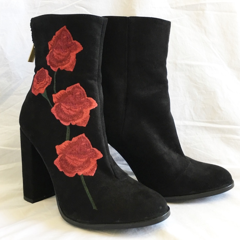 New rose embroidery suede boot