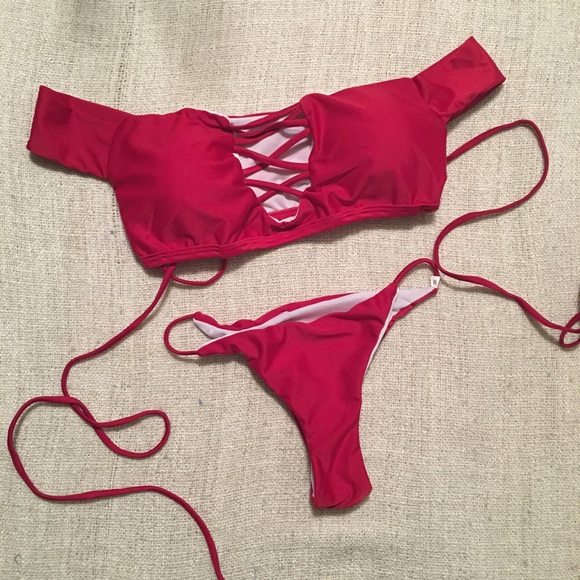 Cut Out Swimsuit - Picture 3 of 5