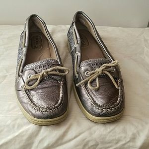 Metallic sperrys