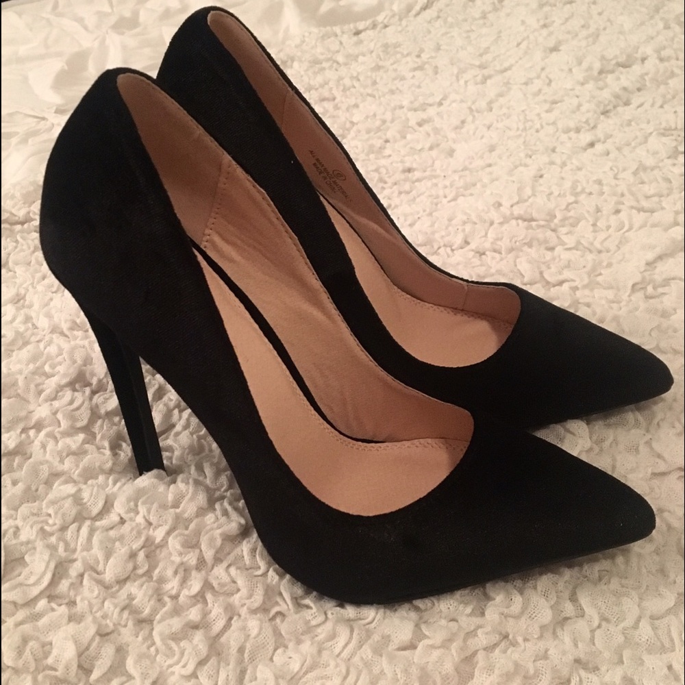 Black Suede Pumps
