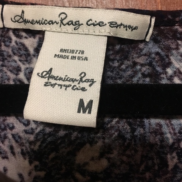 Pattern crop top! BNWOT - Picture 2 of 3