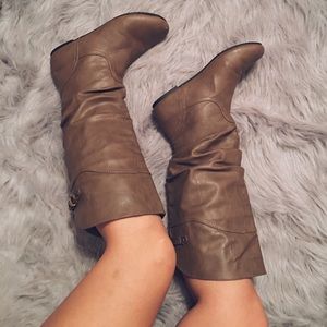 🦂🍁Taupe Faux Leather Slouchy Boot🍁🦂