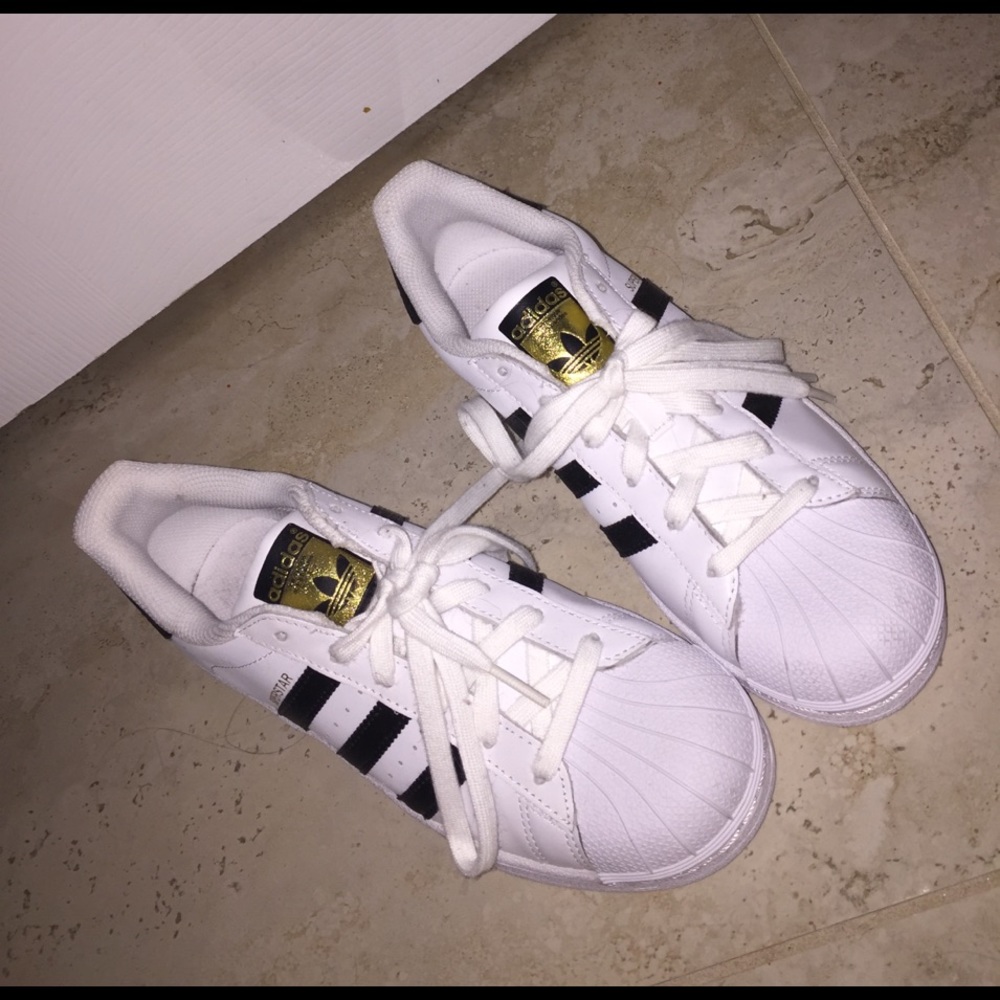 Adidas superstars