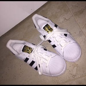 Adidas superstars