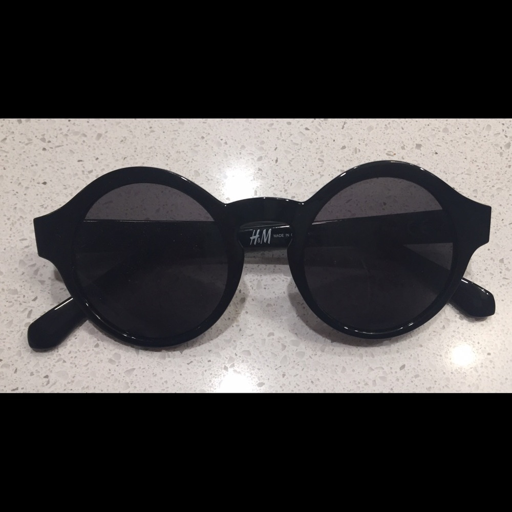 Black sunglasses