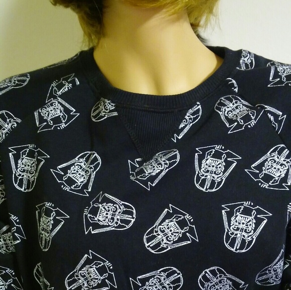 Top - Picture 2 of 3