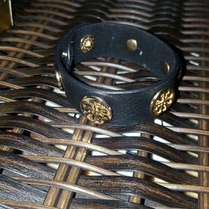 Snap on bracelet