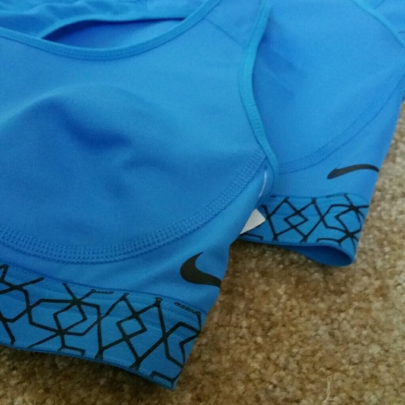 Nike Pro Fierce Blue Medium Support Bra - Picture 3 of 8