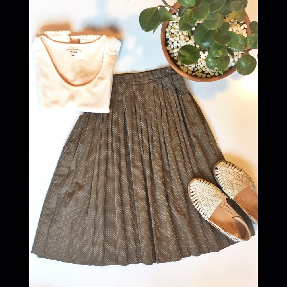 📦 Vintage pleated circle skirt