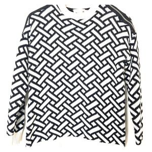 Black & White sweater w/ zipper detail on shoulder