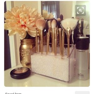 Meet your Posher, Linda