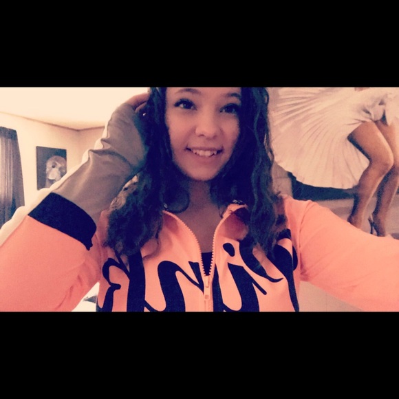 Meet Me - Picture 2 of 4