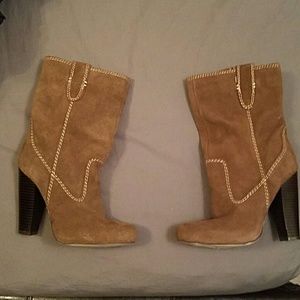 Size 7 Mia brown suede boots
