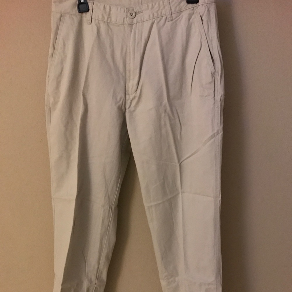 Roundtree and Yorke Khakis