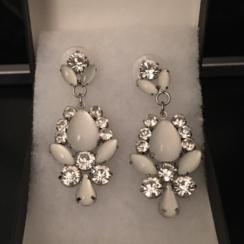 Gorgeous chandelier drop earrings