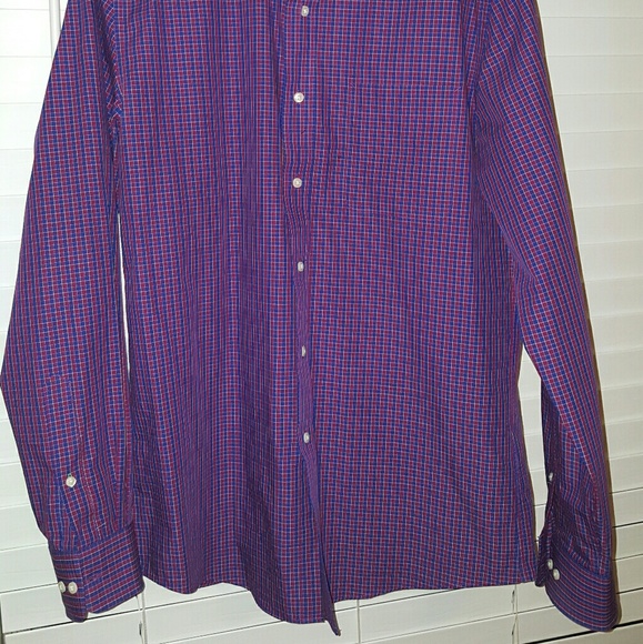 Tommy Hilfiger button down - Picture 3 of 3
