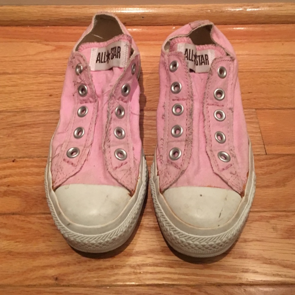 Pink laceless converse
