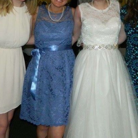 Blue lace dress - Picture 1 of 4