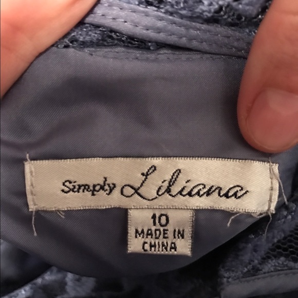 Blue lace dress - Picture 3 of 4