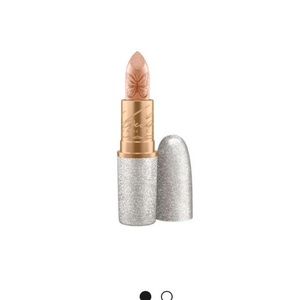 Maria Carey lip stick