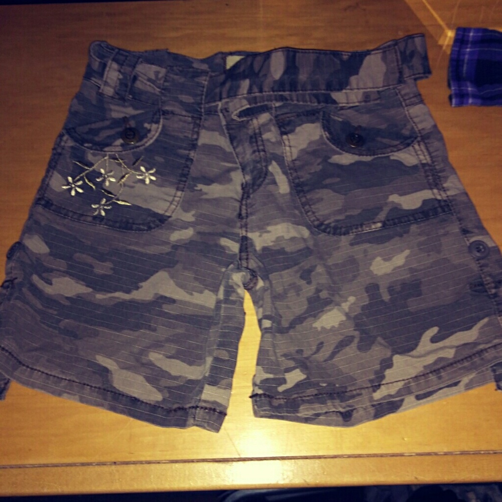 Girl's camo shorts
