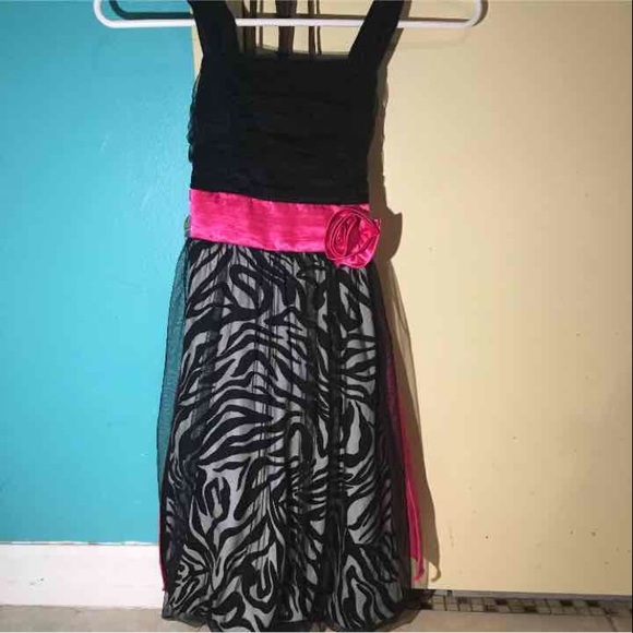 Dress - Picture 2 of 3