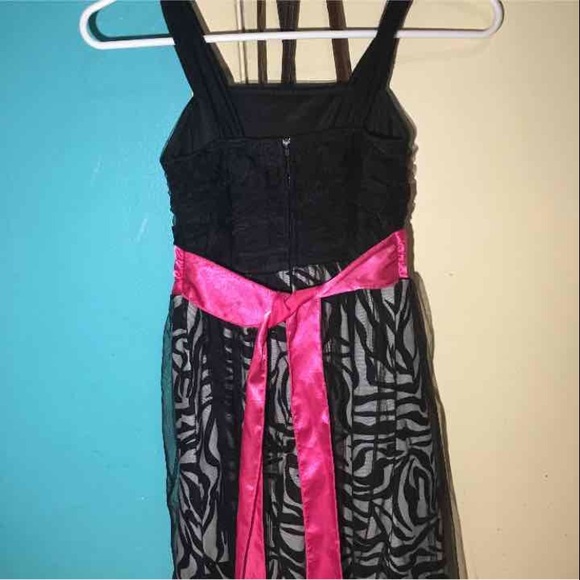 Dress - Picture 3 of 3