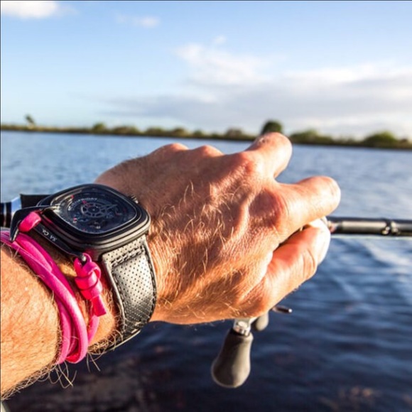 Salt Armour Pink Leather Black Anchor Bracelet - Picture 3 of 3