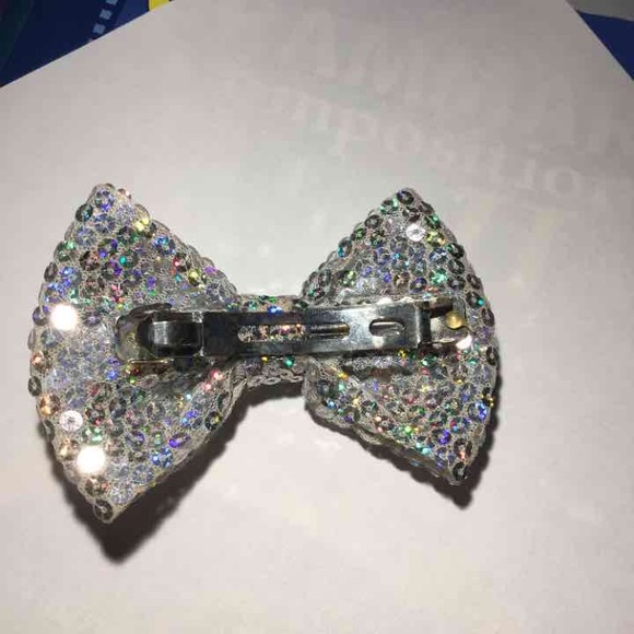 Bow - Picture 2 of 3