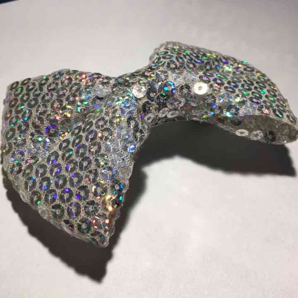 Bow - Picture 3 of 3