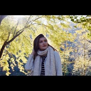 Meet your Posher, Sidney