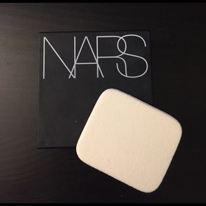 NARS All Day Luminous Powder Foundation