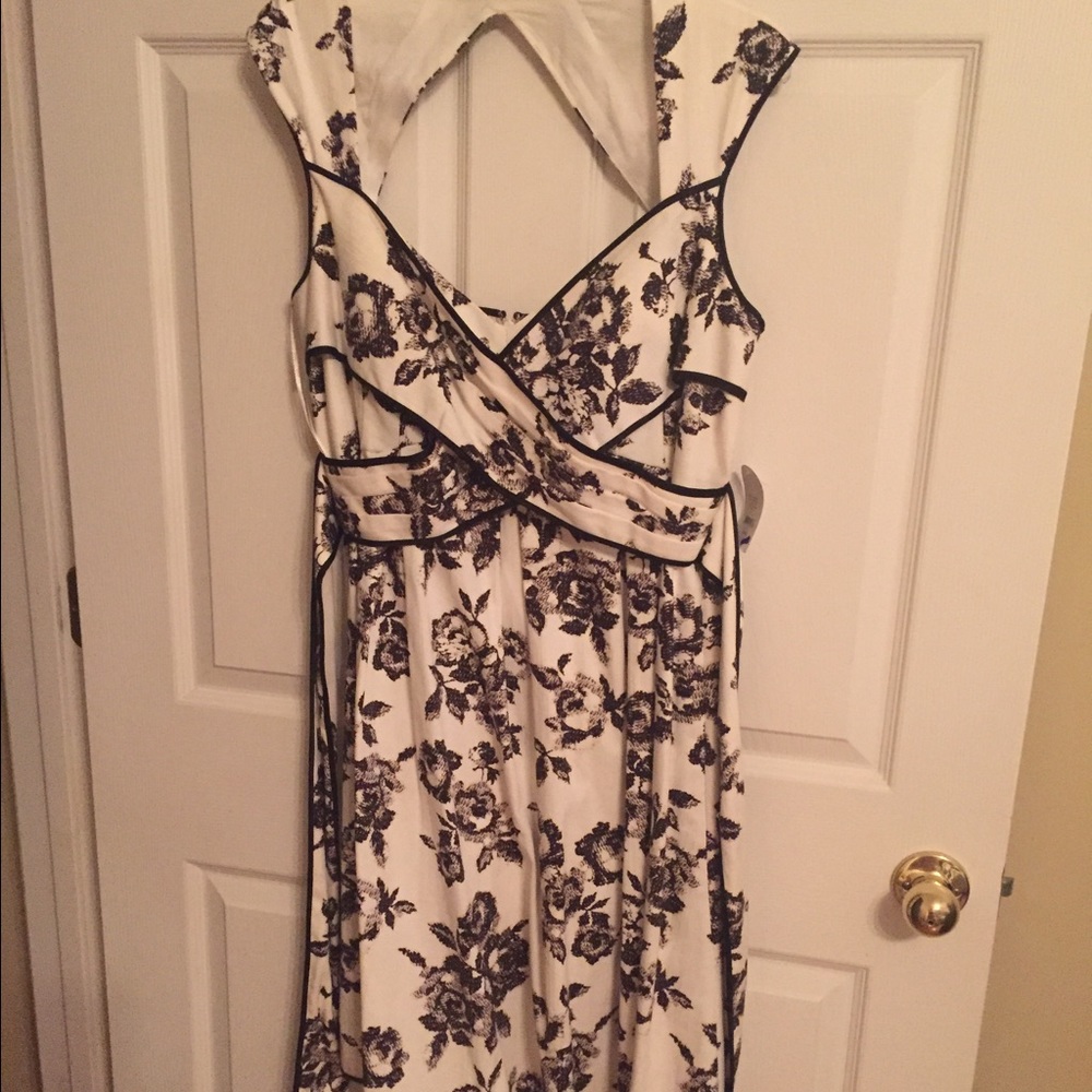 Jessica Simpson Criss-Cross Floral Dress