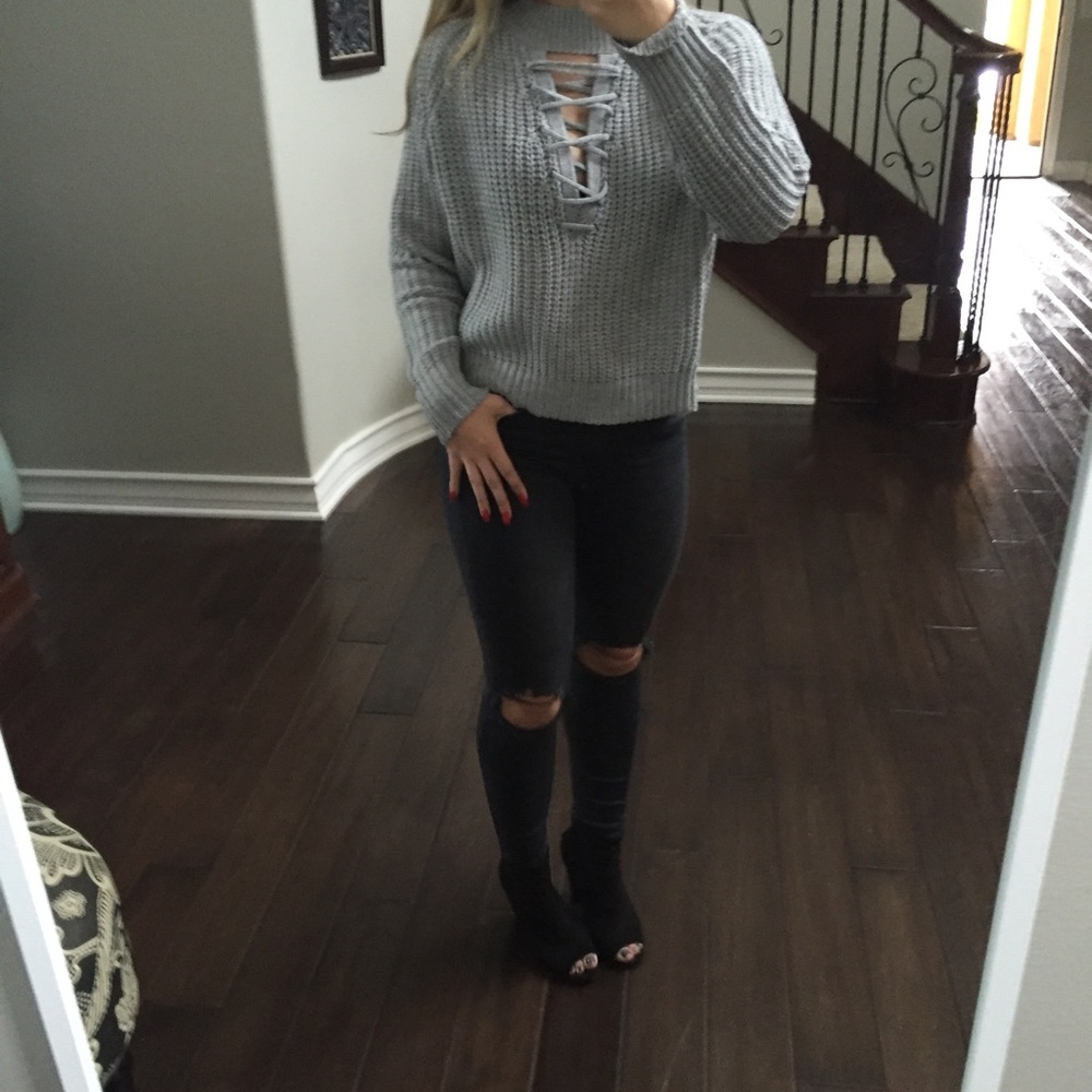 LAST//GIGI Gray Knit - Picture 2 of 5