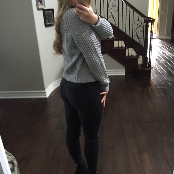 LAST//GIGI Gray Knit - Picture 3 of 5