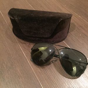 Tom Ford black aviators