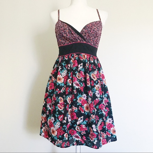 Xhilaration Dresses & Skirts - *PRICE DROP!* Cotton Floral Dress with Bow