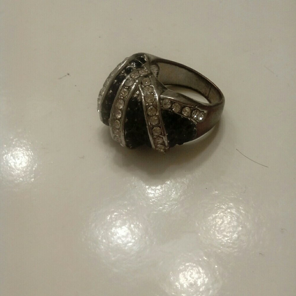 Ring - Picture 2 of 3