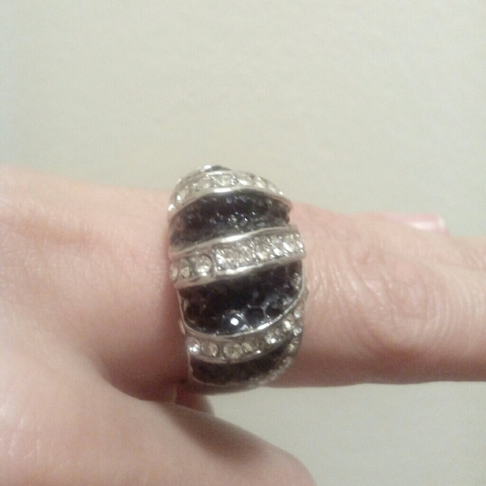Ring - Picture 3 of 3