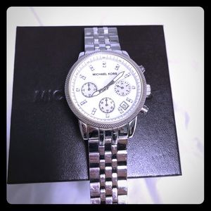 MICHAEL KORS silver watch