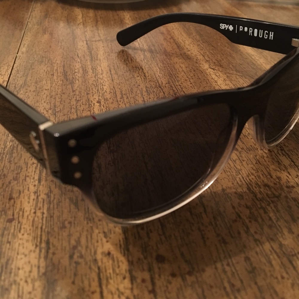 ISO Spy Borough black with grey ombre frame