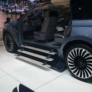 Meet your Posher, Scholis