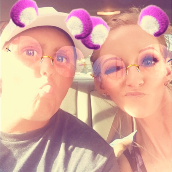 Meet your Posher’s, The Manning Family - Picture 3 of 4