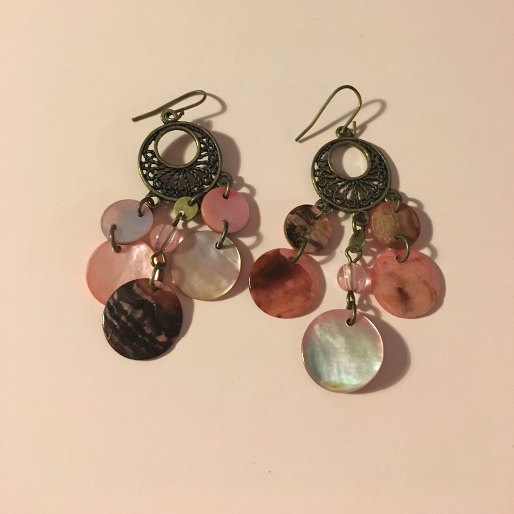 Pink mother of pearl dangling earrings
