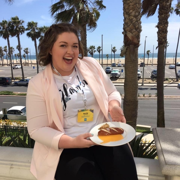 Meet your Posher, Alexandra - Picture 2 of 5