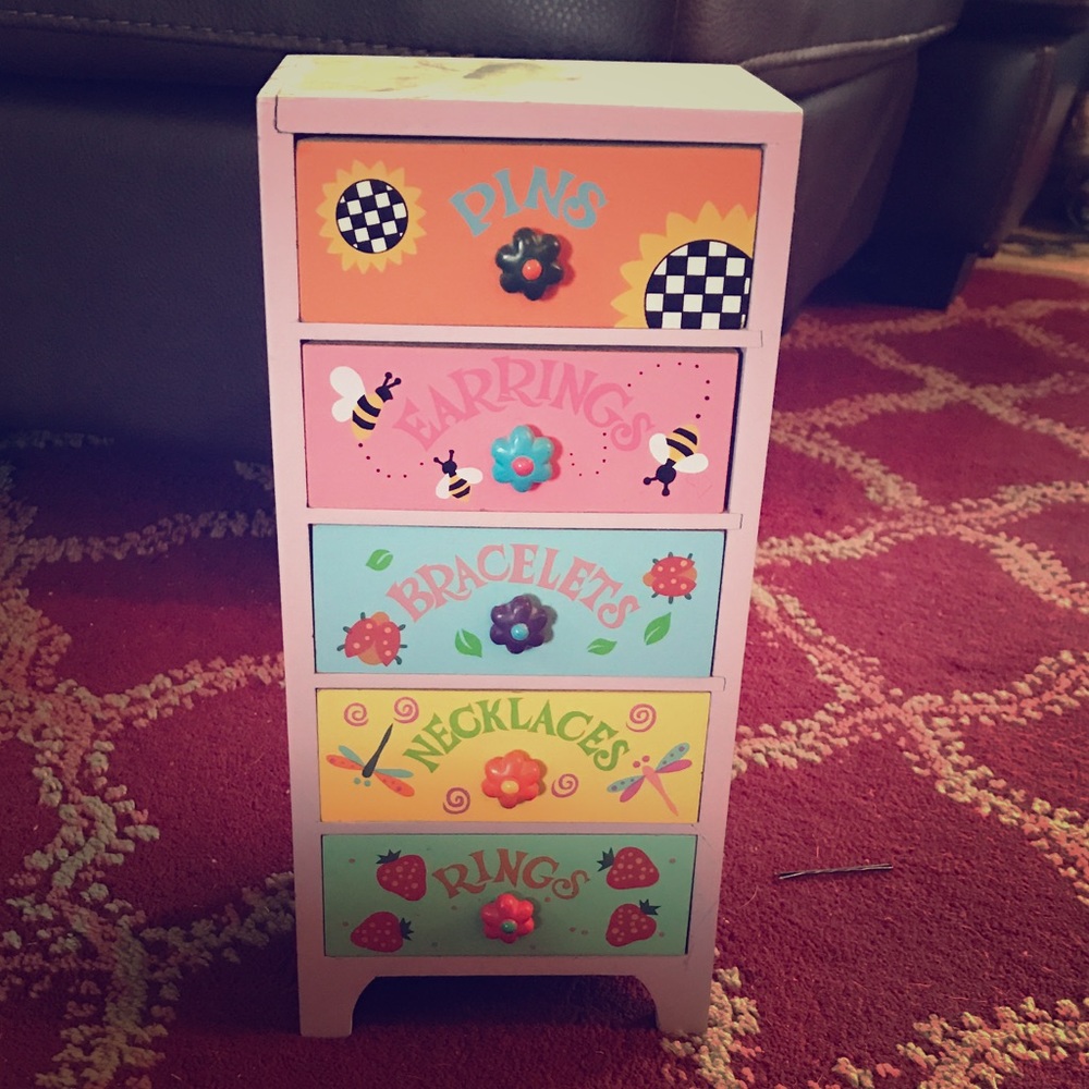 Adorable little girls jewelry case