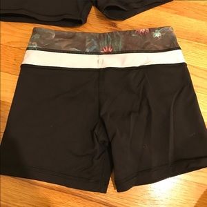 Lululemon booty shorts