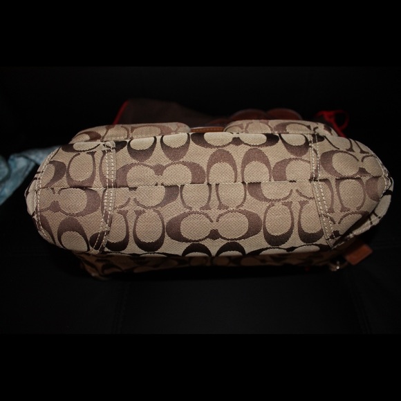 🏵 Authentic Coach bag - Picture 2 of 5